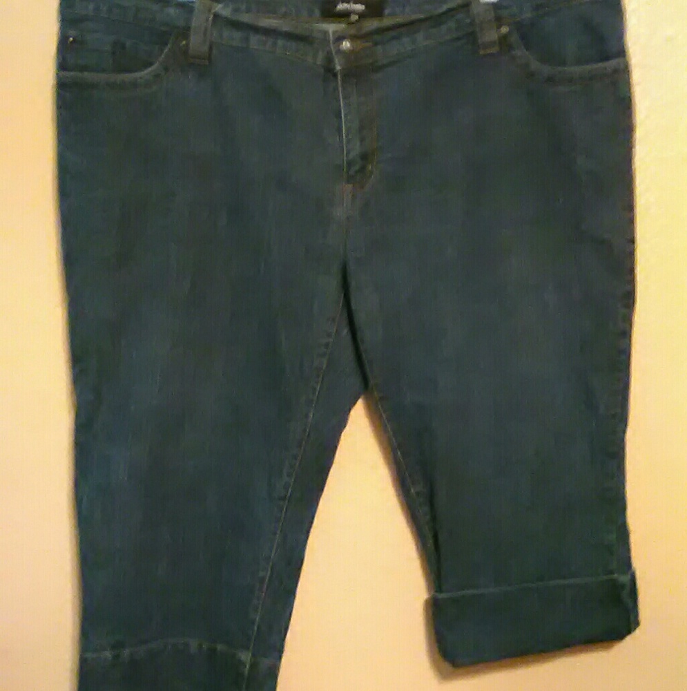 Daisy Fuentes 3/4 length roll up jeans - Picture 2 of 5